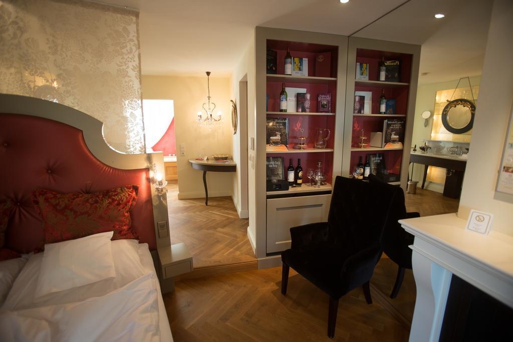 Hotel Heiligenstein Баден-Баден Екстериор снимка